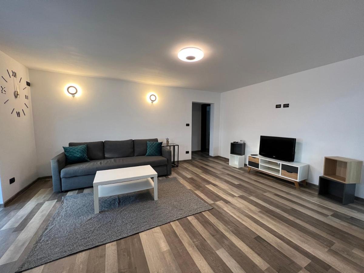 Sunny Luxury Home G. Enescu Suceava Eksteriør billede